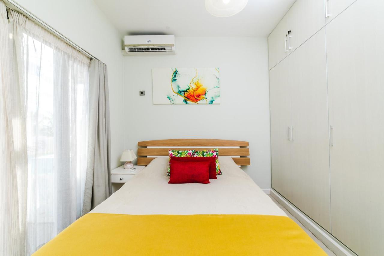 Beachcove Apartment 9 In Pereybere Pereybere Beach Eksteriør billede